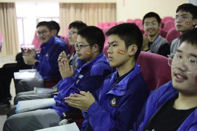 如何告诫孩子不要早恋(劝孩子不要早恋的话)(图4)