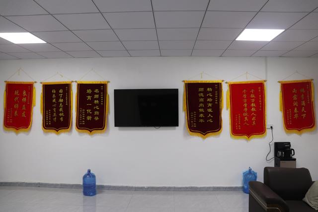 初三孩子叛逆不想上学(初三的孩子叛逆怎么办)(图2)