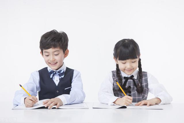 小孩子厌学该怎么教育(幼儿园小孩子厌学该怎么教育)(图1)