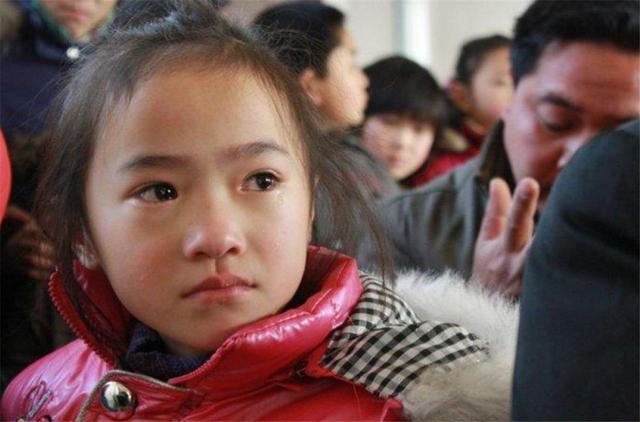 女孩跟父母顶嘴被打(12岁女孩顶嘴不尊重父母很厉害)(图5)