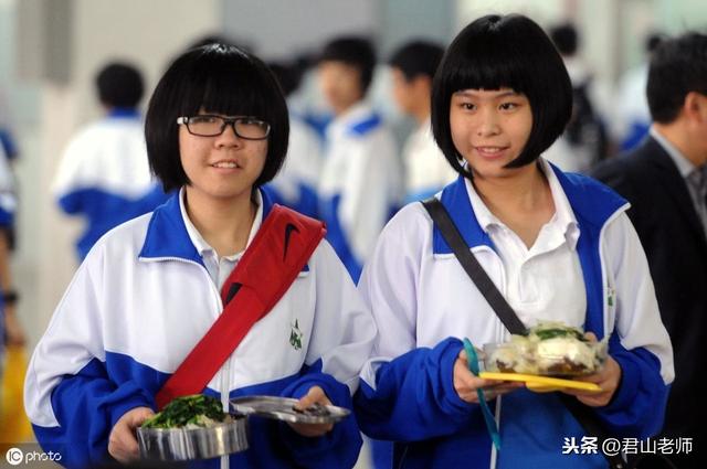 孩子爱玩手机怎么办(孩子为什么爱玩手机的原因)(图5)