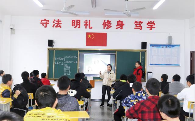 青少年叛逆学校电话多少(青少年叛逆学校哪里有)(图2)